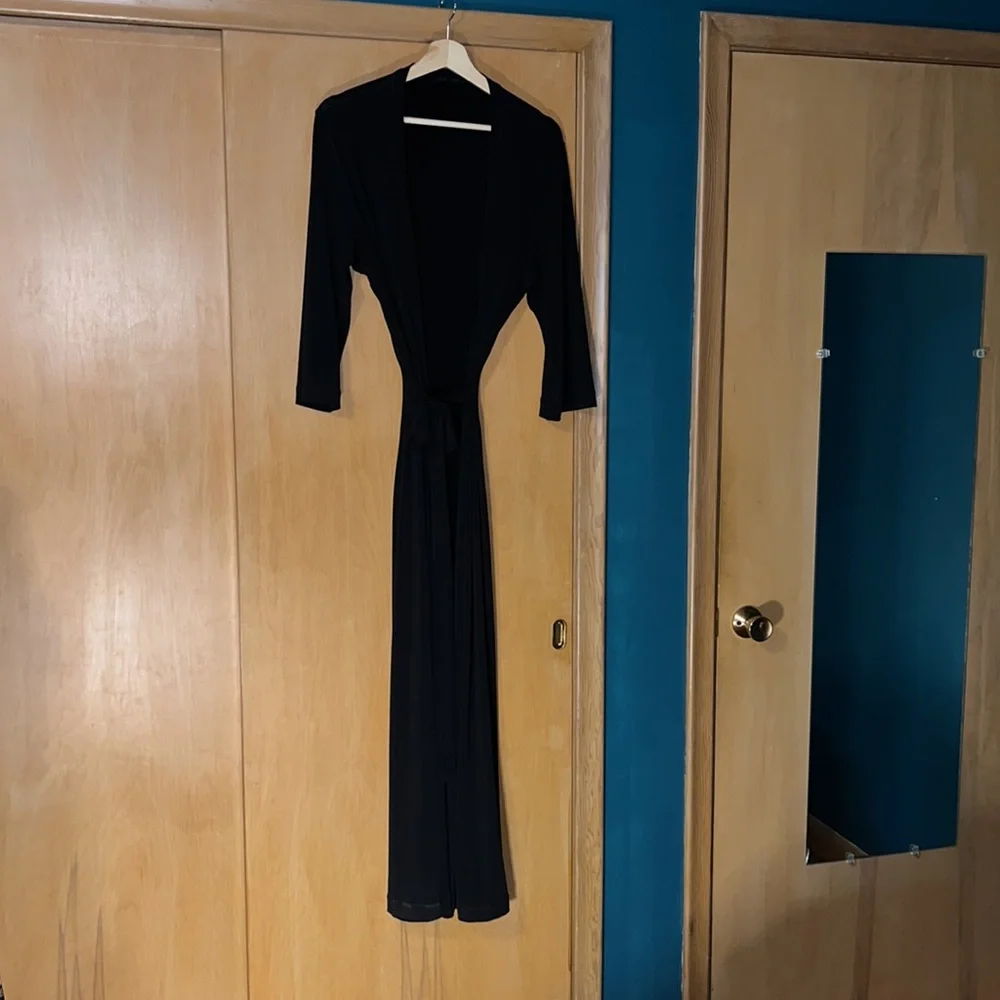 Eva Varro Robe - Picture 4 of 5